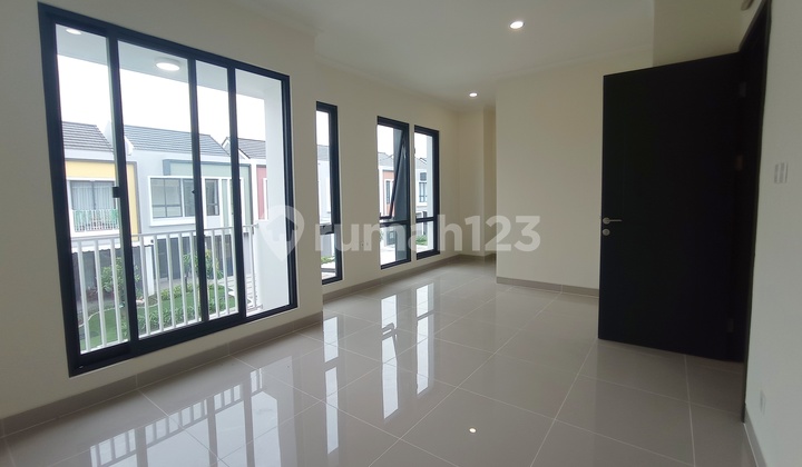 Rumah 3 KT Ga Hadap Tetangga di Baroni Gading Serpong bisa KPR