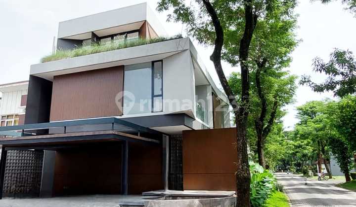 New House by Architect Foresta BSD Features Elevator and Sunken Living Room in Serpong 2