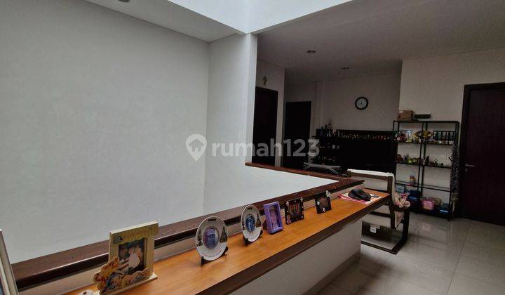 Prestigia Hadap Taman Full Renov Lebar 10 Eminent Bsd Serpong 2