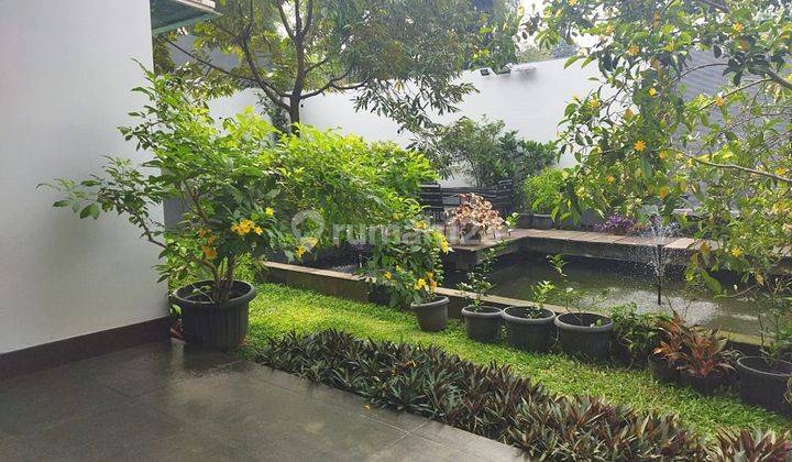 Rumah Mewah Dekat Danau Taman Clubhouse BSD Telaga Golf Serpong 2