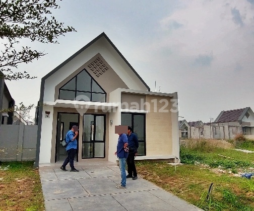 Podomoro Tenjo Cluster Damar, House with Super Large Yard, New Handover.