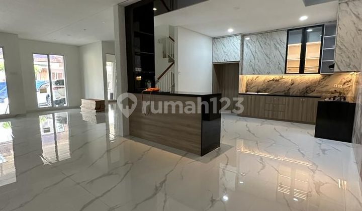 House in Nara Village Gading Serpong
2 1/2 floors Fully renovated New house never occupied