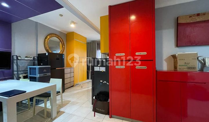 Apartemen Sudirman Park Sudah Renovasi 2BR di renov jadi 1BR jadi sangat luas  sangat dekat k Menara BNI 46  dan Jalan Jend. Sudirman 2