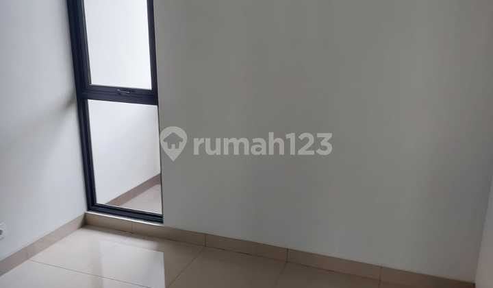 Dijual Rumah di Cluster Regia Sumarecon Crown Gading Bekasi 2