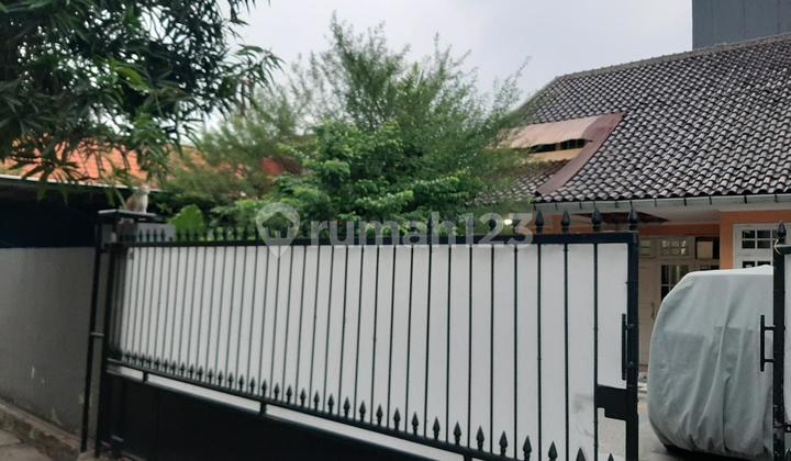 Dijual Cepat Rumah  Daerah Kemayoran  Tempat  Strategis 1  rumah 2 lantai dan 1 Rumah Paviliun 2