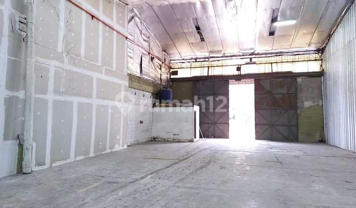 For Rent: Warehouse without Loading Dock in Warehouse Complex. Cakung Area. East Jakarta.