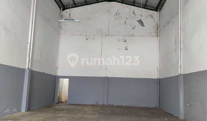 For rent warehouse in Green Sedayu Bizzpark, Cakung, Cilincing, 9x24, East Jakarta, near toll road.