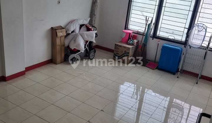 Dijual dan di sewa Ruko 3 lantai Aralia Harapan Indah Bekasi Dijual dan di sewa Ruko 3 lantai Aralia Harapan Indah Bekasi