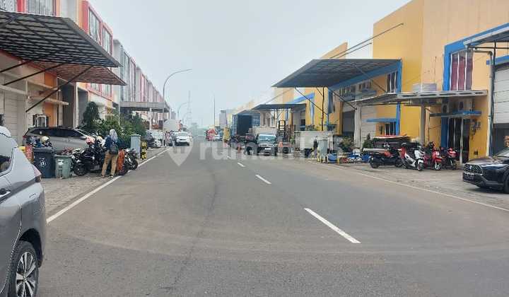 For rent: nice warehouse with 2-story office in Green Sedayu Bizzpark, Cakung, Cilincing, East Jakarta.