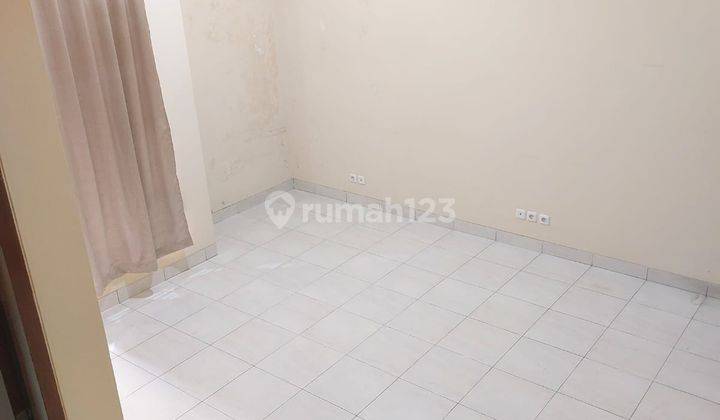 Di Sewakan Rumah 2 Lantai Kamar4+1 di Cluster Harmoni Harapan Indah 2