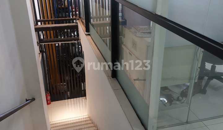 For rent: Warehouse with a luxury office in Bizzpark Green Sedayu, Cakung Cilincing, East Jakarta.