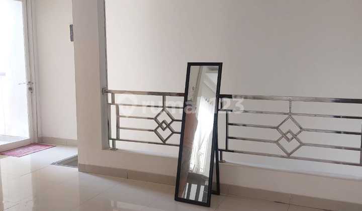 Dijual Rumah Bagus 2 Lantai - Cluster Lavesh Dekat Summarecon Crown Gading, Bekasi 2