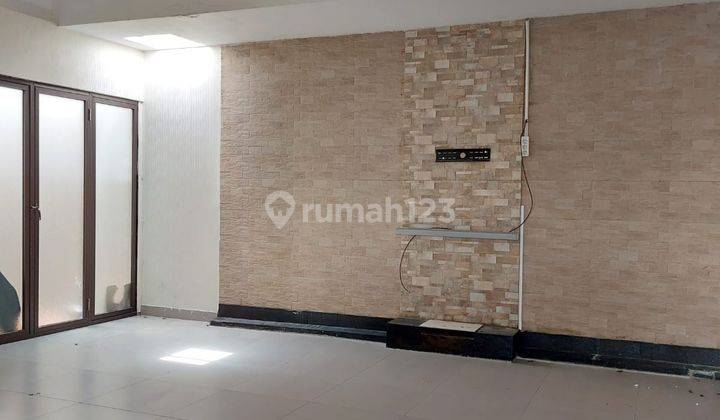 Di Jual Rumah Bagus 2 Lantai di Cluster Aralia Harapan Indah Bekasi Barat 2