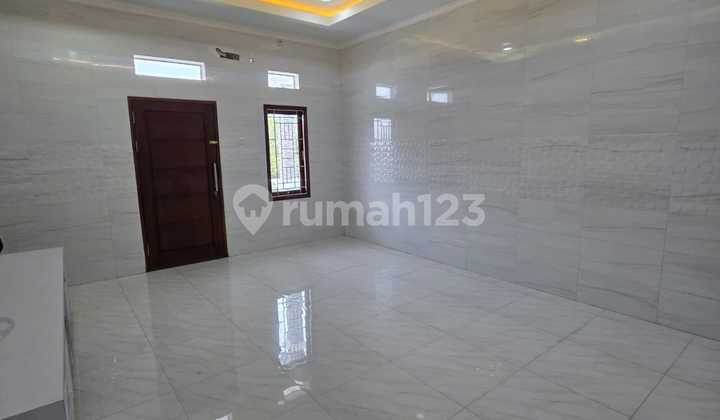 Dijual Cepat Ruko  Bagus & Mewah  3LT baru full renovasi total, siap usaha  di daerah jalan raya Pejuang
