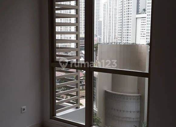 Apartemen Taman Anggrek Residences 2BR Semi Furnished. View Swimming pool  2