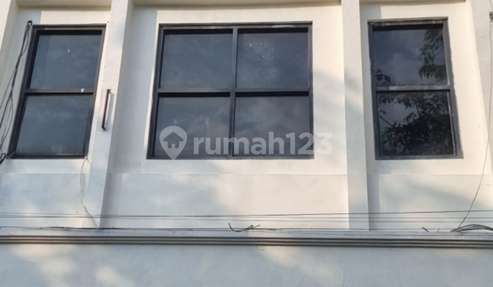 Ruko Boulevard Mahkota Mas, Cikokol Tangerang. 3 Lantai Ruko Boulevard Mahkota Mas, Cikokol Tangerang. 3 Lantai