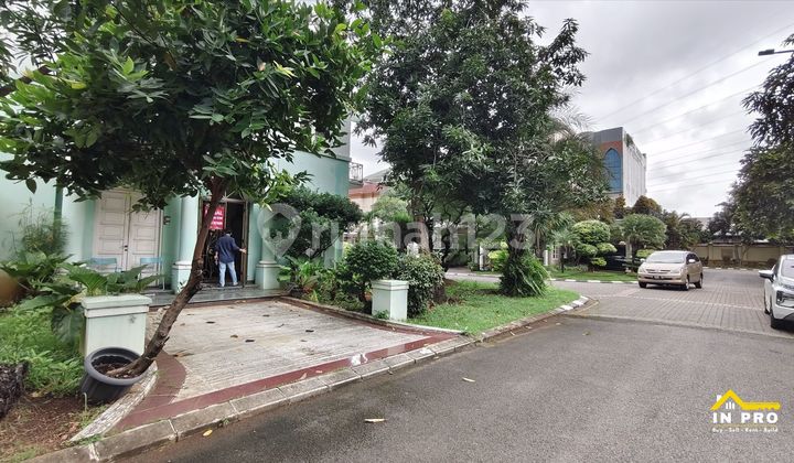 Rumah Hook Gading Riviera Kelapa Gading. Hadap Lapangan & Taman. Lingkungan Nyaman & Asri 2