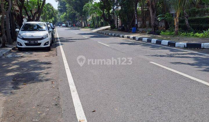 Rumah 2 Lantai Hadap Timur Butuh Renovasi SHM 2