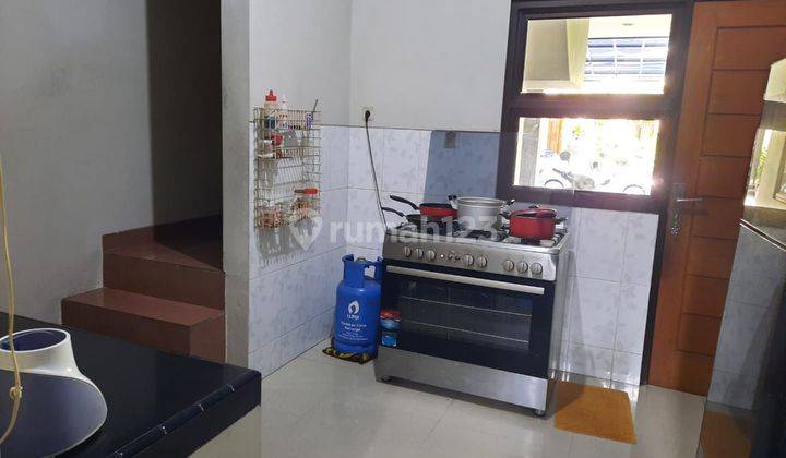 dapur rumah 2 lantai sudah renovasi