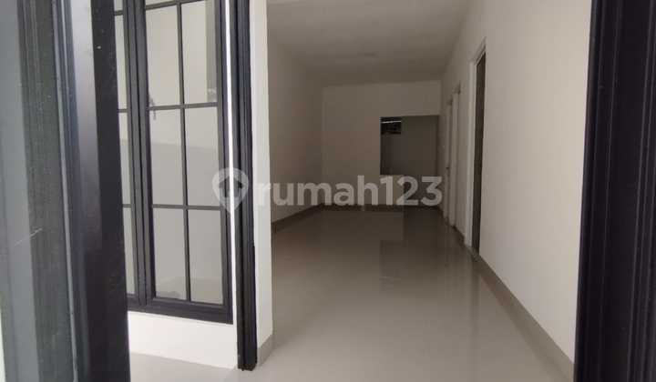 Rumah Terenovasi Unfurnished SHM Pamulang, Tangerang Selatan 2