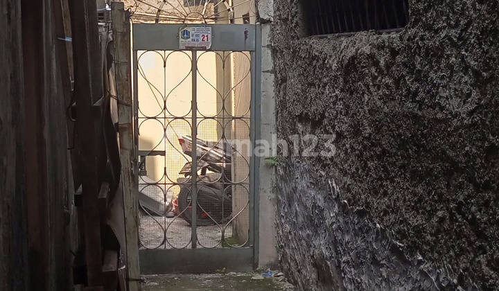 Rumah Kost Dcipete Dekat MRT 2