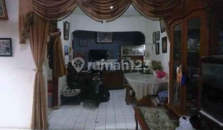 Dijual Rumah 2 Lantai Jln.swadarma 2