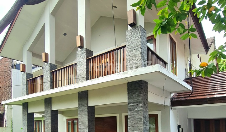 Rumah Kebayoran Baru Area Tenang Jalan Lrbar Parkir Luas 2