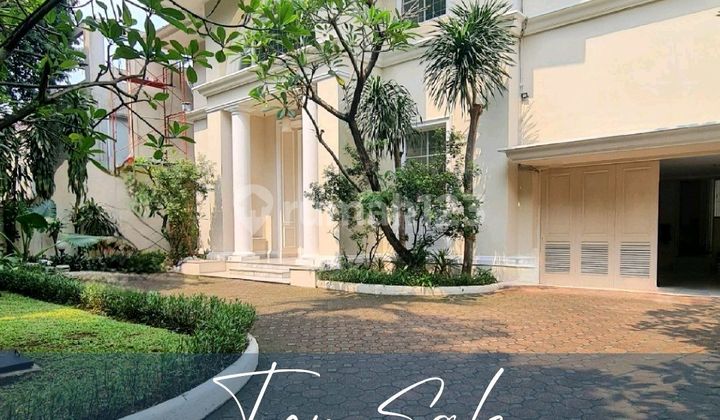 Luxury House in Kebayoran Baru, Wide Road, Strategic Access