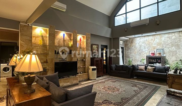 Rumah Mewah Cempaka Putih Kolam Renang Area Tenang Jalan Lebar Rumah Mewah Cempaka Putih Kolam Renang Area Tenang Jalan Lebar