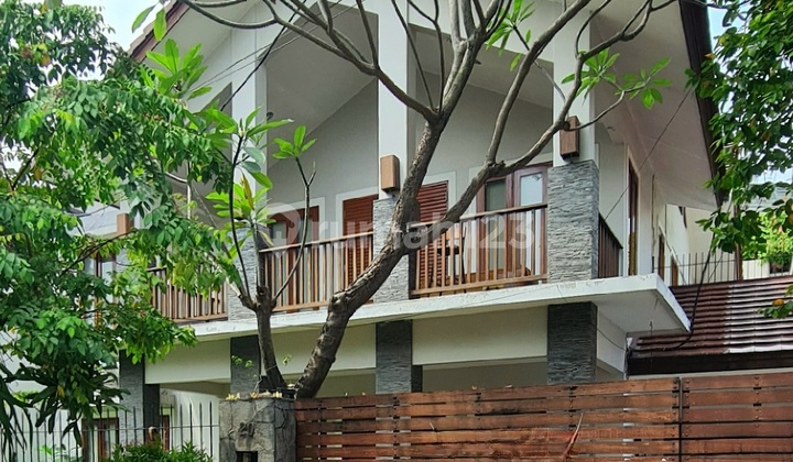 Rumah Kebayoran Baru Area Tenang Jalan Lrbar Parkir Luas