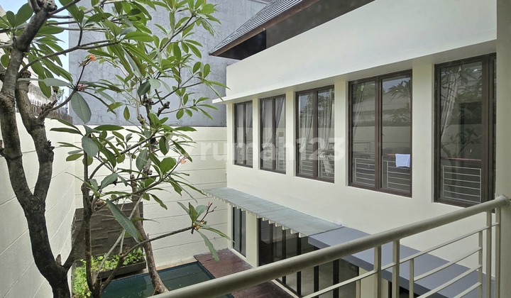 Rumah Mewah Kebayoran Baru Selangkah ke Scbd Siap Huni