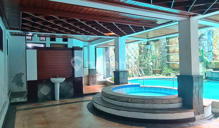 Rumah Kebayoran Baru Klasik Terawat Jalan Lebar 2