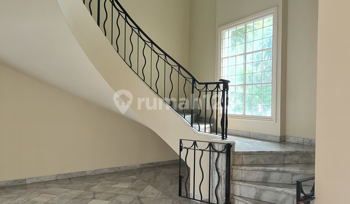 Rumah Mewah Kebayoran Baru Jalan Lebar Akses Strategis 2
