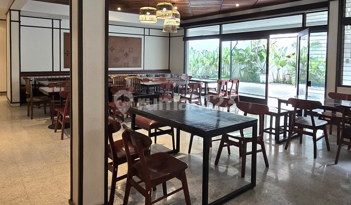 Official Commercial Area Ex-Restaurant Business Space for Rent in Menteng