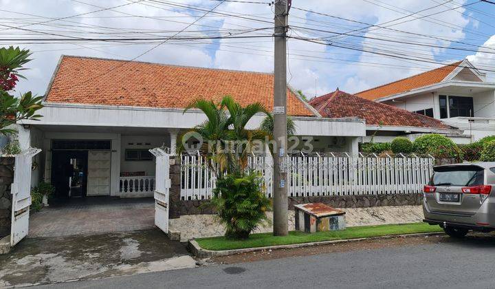 Rumah di Jl Blambangan Surabaya Selangkha ke Tengah Kota 1