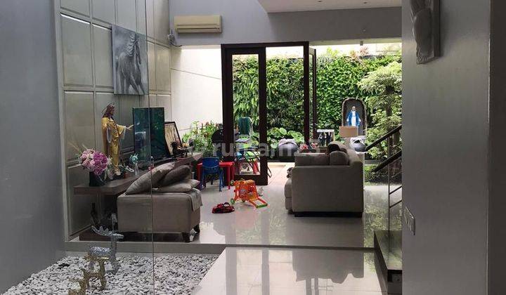 Rumah 2 Lantai Graha Famili 6m An Dekat Citraland, Surabay Barat 2