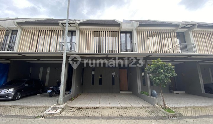 Disewakan Rumah Cluster Z Living 3 Lantai, Luas Tanah 88M2, Kamar Tidur 3, Carpot 2 Mobil, Akses Langsung Tol Tambun, 700M Dari Mall Living World Grand Wisata Tambun Bekasi