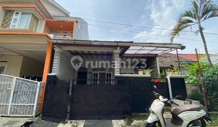 Dijual Rumah Komplek Bumi Rinjani 2 Lantai, Luas Bangunan 100M2, Kamar Tidur 3, SHM, bisa KPR, Taman Bumyagara Mustikajaya 1