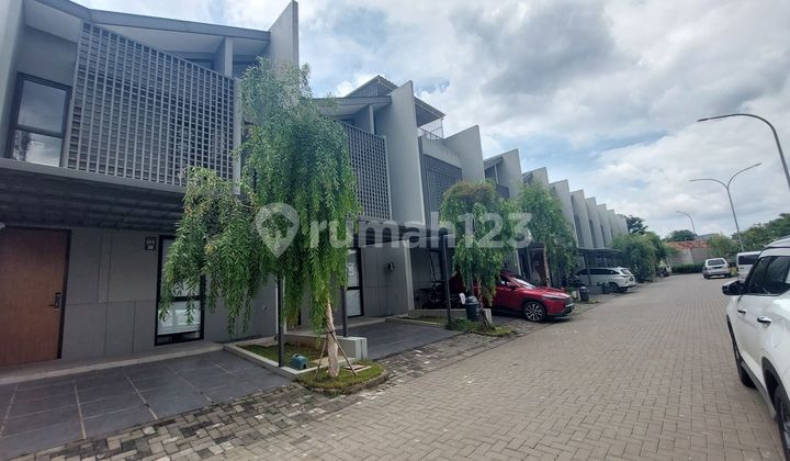 Dijual Rumah 02 Full Furnished 2 Lantai, Siap Huni Terawat, bisa KPR, 500Meter Dari Mall Grandwisata Bekasi 2