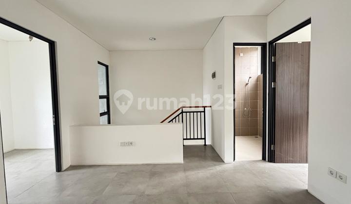 Disewakan Ruko Grand Wisata 2 Lantai Siap Pakai, Cocok untuk Kantor, Klinik, Parkir Luas Free Biaya Parkir, Akses Langsung Tol Tambun Grand Wisata Bekasi 2