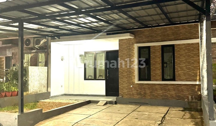 For Sale: Villa Insani 2 House in Depok City, Freehold Certificate (SHM), Eligible for Mortgage (KPR), 5.6KM from Alun-alun Park, 12KM from Pamulang University.