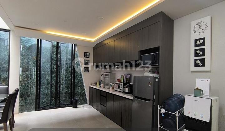 For Sale: Grand Wisata 2-Story Fully Furnished House Ready to Occupancy, 4 Bedrooms, 20 Meters from IPEKA and Al Azhar Schools, Direct Access to Tambun Toll Road, Grand Wisata Bekasi. 2