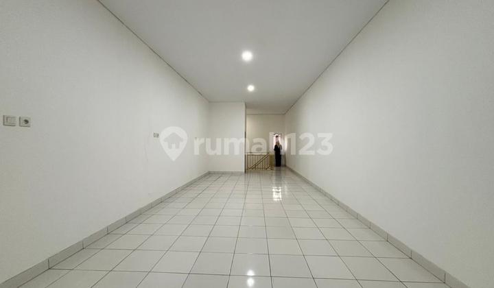For Sale: Jatimulya 2-Story Shop House, 90m2, Ready to Use, Spacious Free Parking, Flood-Free, Accepts Cash or Mortgage, Mustikajaya, Bekasi City 2