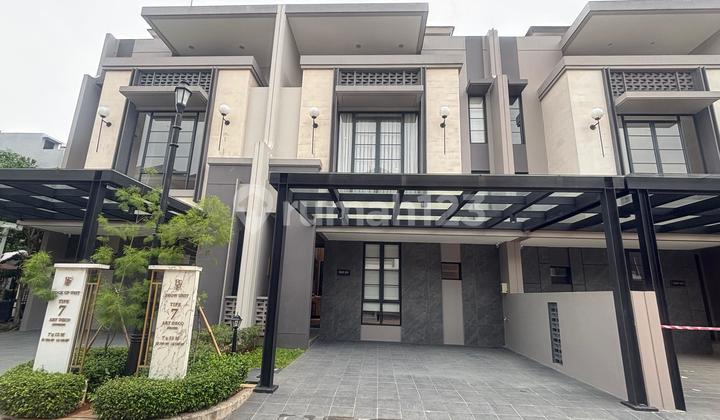 For Sale: 2-Story Bukit Podomoro House, featuring an Elegant Modern Classic Luxury Concept, Flood-Free, Eligible for Mortgage, with Premium Club House Facilities, 5Km from Becakayu Toll Gate, East Jakarta.