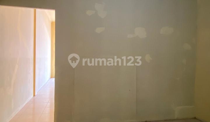 For Rent: 1-story shop house on Mustikasari Main Road, spacious parking, suitable for culinary business, workshop, logistics, salon, clinic, Mustikajaya, Bekasi City. For Rent: 1-story shop house on Mustikasari Main Road, spacious parking, suitable for culinary business, workshop, logistics, salon, clinic, Mustikajaya, Bekasi City.