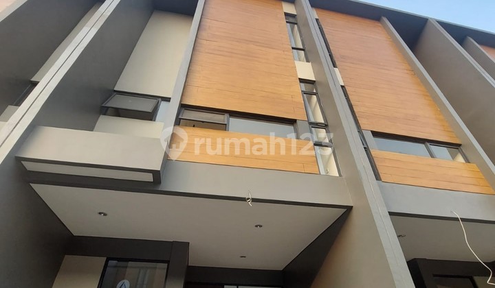 Dijual Ruko Gardenhous Luas Tanah 110M2, bisa SHM, 2 Lantai Parkir Luas dan Tidak Berbayar, bisa KPR, Akses Langsung Tol Tambun Grand Wisata Bekasi