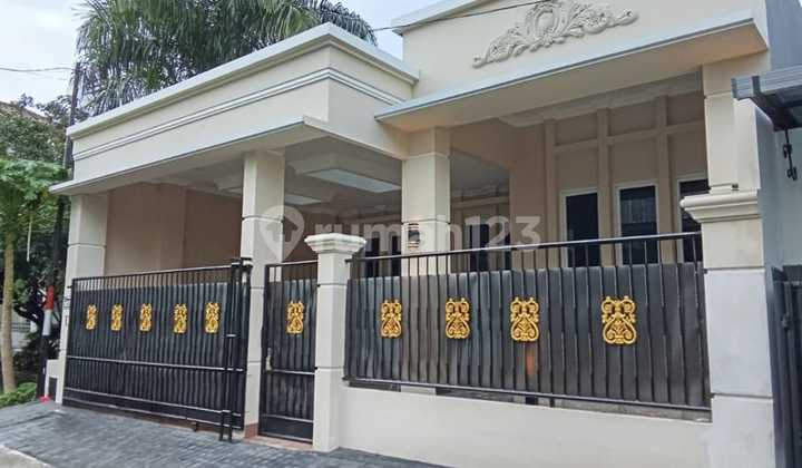Disewakan Rumah Pondok Kelapa 4 Kamar Tidur, Unfurnished Include Kitchen Set dan AC, Keamanan 24 Jam, Bebas Banjir, Jalan Hibrida Pondok Kelapa Jakarta Timur