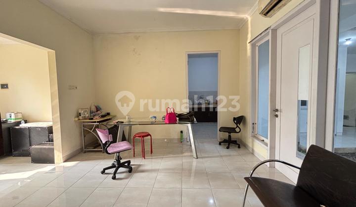 For Sale: Grand Wisata Boulevard Roadside House, Suitable for Residence and Business, 2 Floors, 200m2 Area, SHM Certificate, Eligible for Mortgage, 24-Hour Security, Direct Access to Tambun Toll Road, Grand Wisata Bekasi. 2