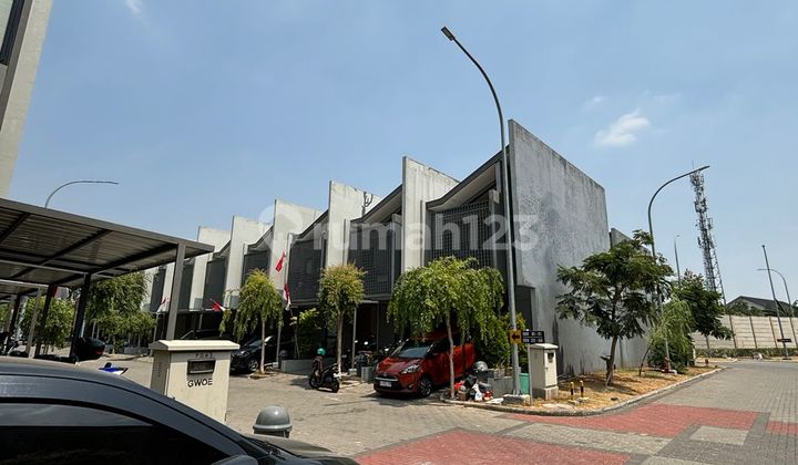 Disewakan Rumah 2 Lantai Full Furnished 2+1 Kamar Tidur, 300 Meter Dari Mall Living World Grand Wisata, Bekasi Disewakan Rumah 2 Lantai Full Furnished 2+1 Kamar Tidur, 300 Meter Dari Mall Living World Grand Wisata, Bekasi