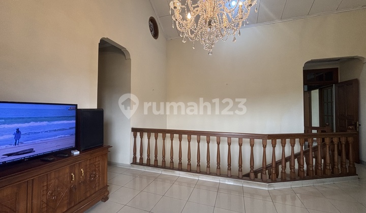 For Sale: Narogong Housing, 2 Floors, 4+2 Bedrooms Furnished, Land Area 155m2, 4.8 KM from East Bekasi Toll Gate. For Sale: Narogong Housing, 2 Floors, 4+2 Bedrooms Furnished, Land Area 155m2, 4.8 KM from East Bekasi Toll Gate.